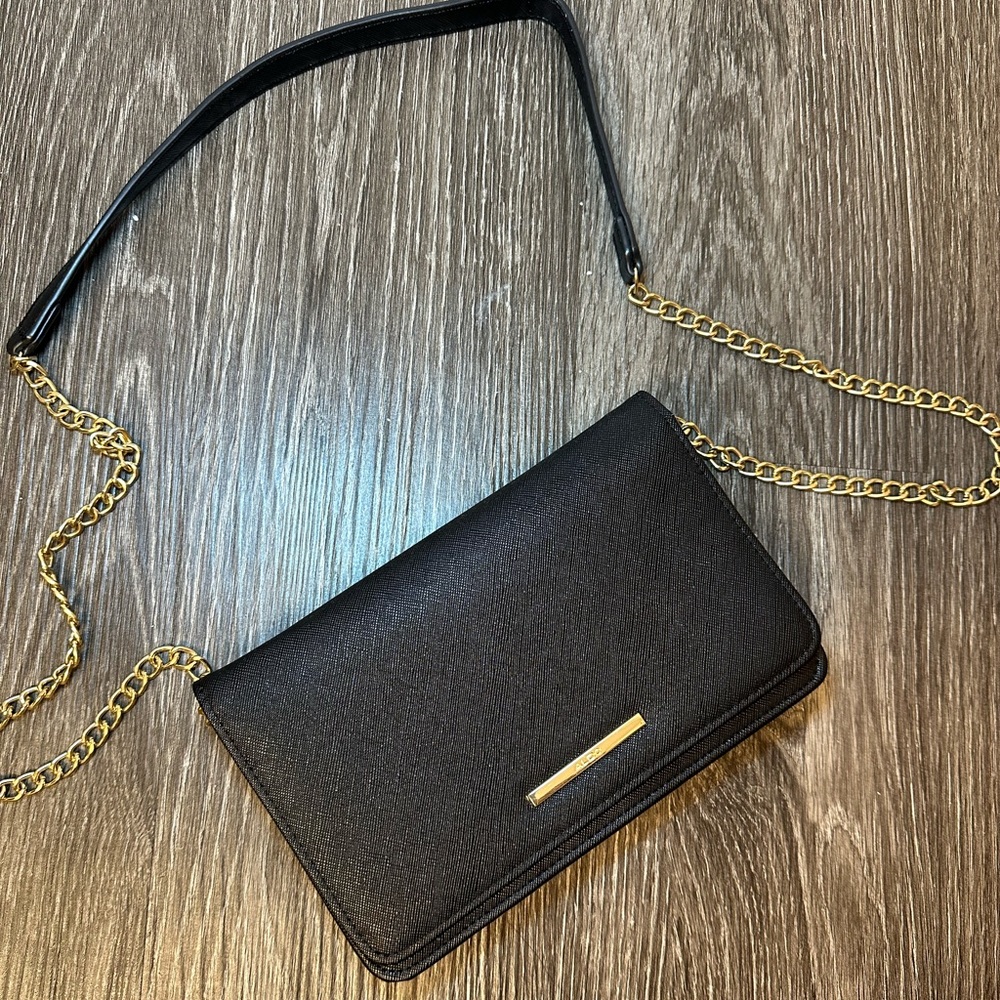 BLACK ALDO CLUTCH